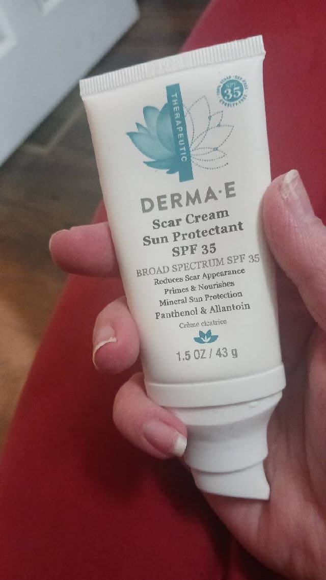 derma e Scar Cream Sun Protectant SPF 35 review photo by rcreddragon