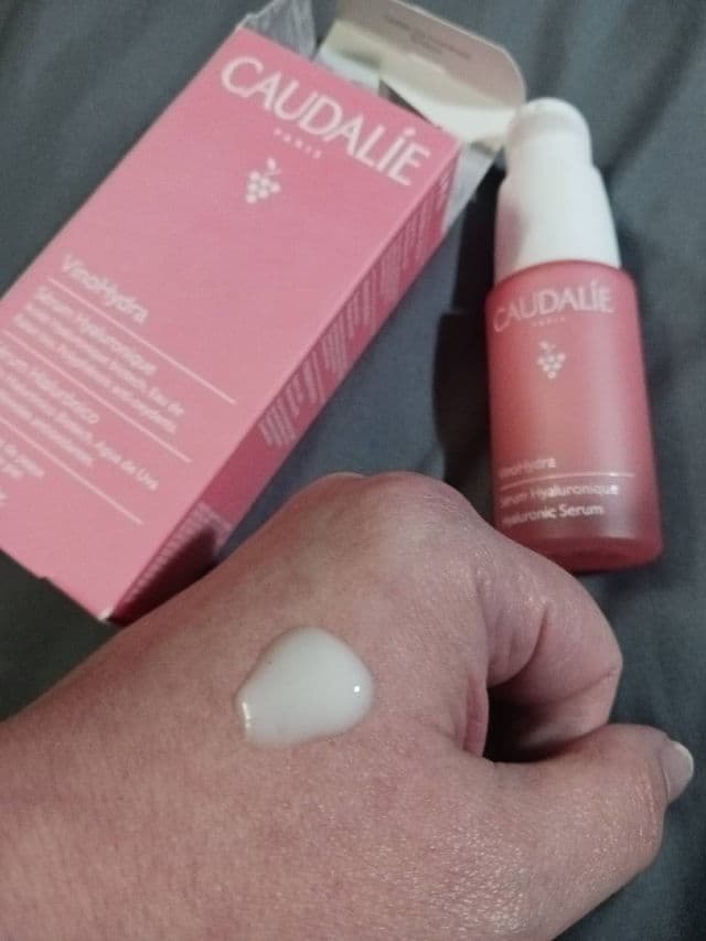 Caudalie Paris Vinosource-Hydra SOS Thirst-Quenching Serum review photo by rcreddragon