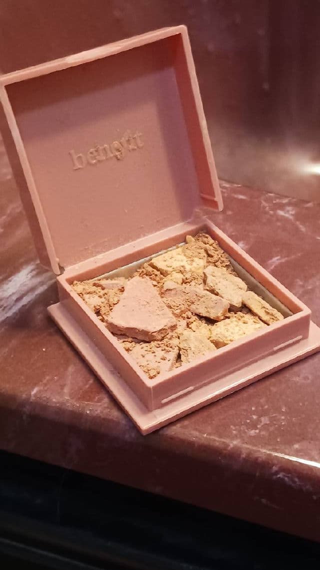 Benefit Cosmetics Sugarbomb Rosy Pink Blush review photo by rcreddragon