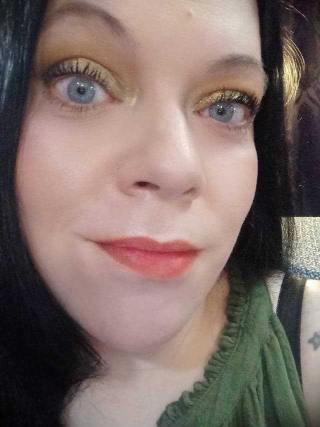 Natasha Denona Yucca Eyeshadow Palette review photo by rcreddragon