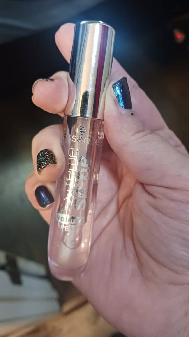 Essence 09 Shadow Rose review photo by rcreddragon