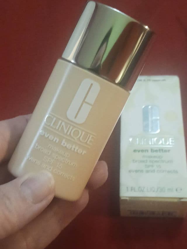 Clinique Even Better Makeup Broad Spectrum SPF 15 Foundation review photo by rcreddragon