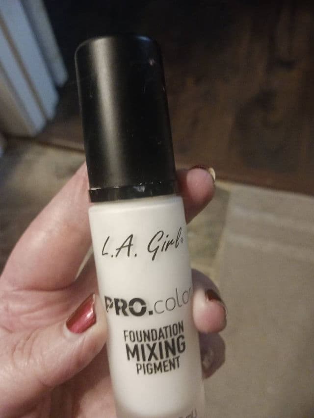 L.A. Girl Cosmetics Pro Color Foundation Mixing Pigment - White review photo by rcreddragon