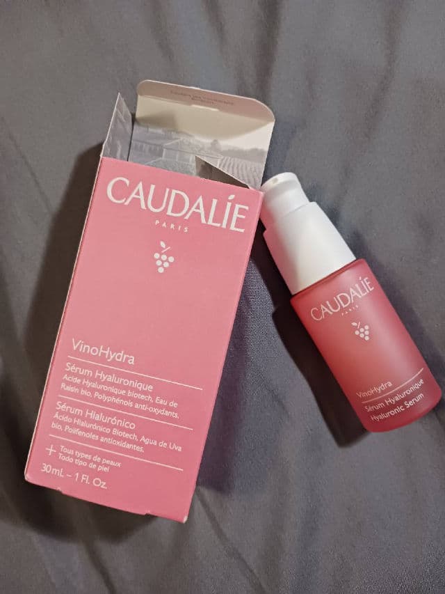 Caudalie Paris Vinosource-Hydra SOS Thirst-Quenching Serum review photo by rcreddragon