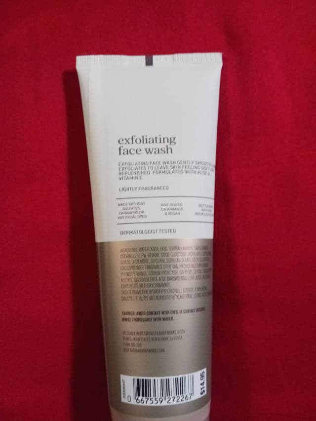 Bath & Body Works Clarifying Face Scrub Lemongrass review photo by rcreddragon