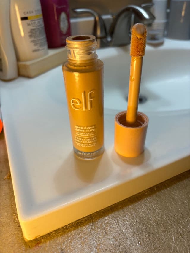 ELF Halo Glow Liquid Filter review photo by nCaila