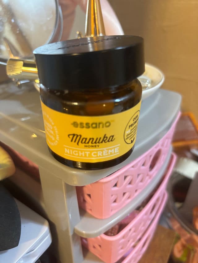 Essano Moisture Restorative Night Creme review photo by nCaila