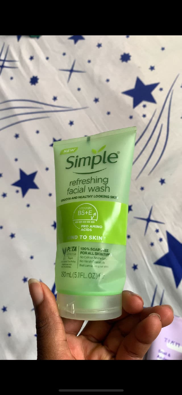 Simple Moisturizing Facial Wash review photo by gbadetomi