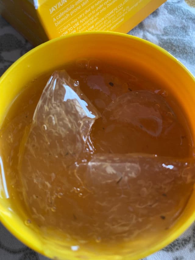 Jayjun Calendula Tea Eye Gel Patch review photo by skincareinsider