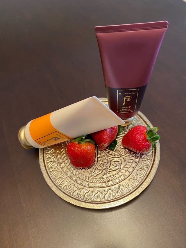 The History of Whoo Gongjinhyang Facial Foam Cleanser review photo by skincareinsider