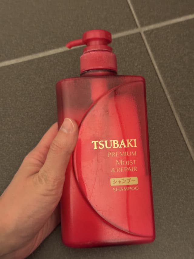 Shiseido Tsubaki Premium Moist & Repair Shampoo review photo by hadissskin