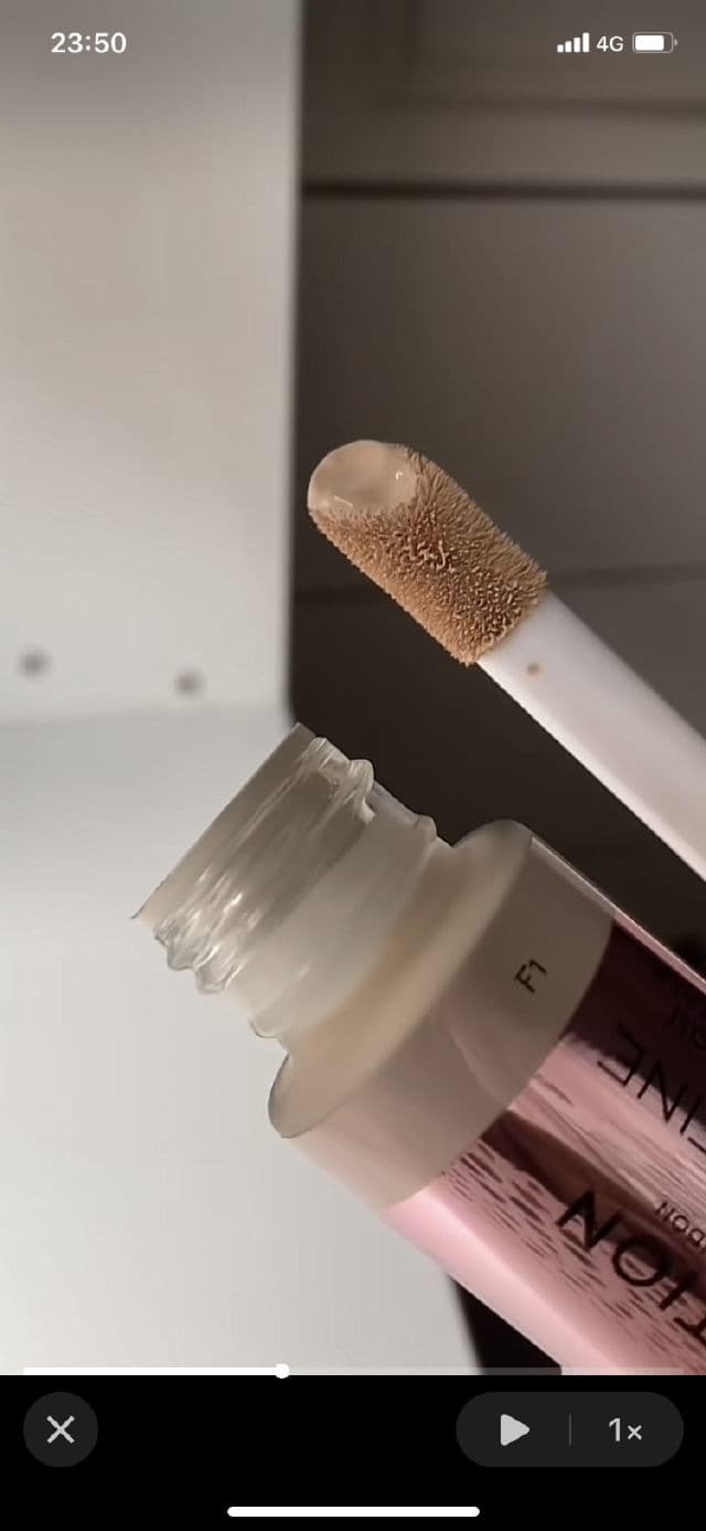 Revolution Beauty Makeup Revolution Conceal & Hydrate Foundation review photo by zazani