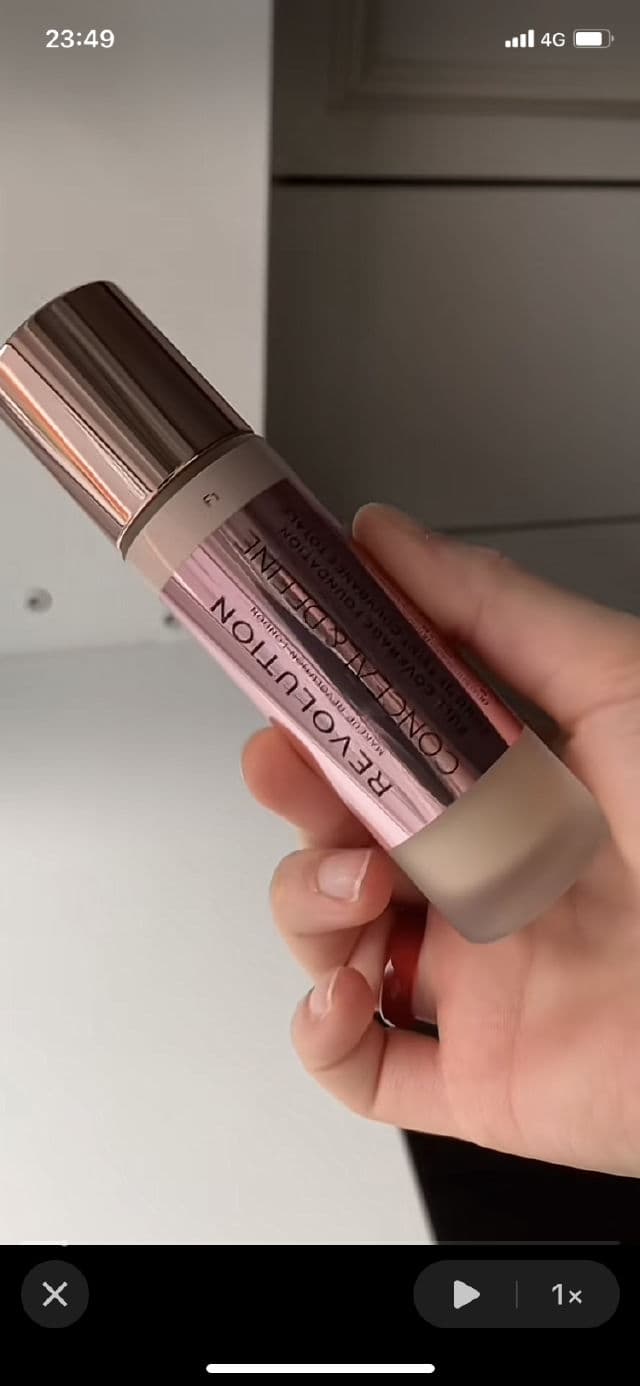 Revolution Beauty Makeup Revolution Conceal & Hydrate Foundation review photo by zazani