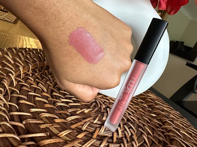 Huda Beauty Liquid Matte Ultra-Comfort Transfer-Proof Lipstick - Perfectionist review photo by nobucreates 