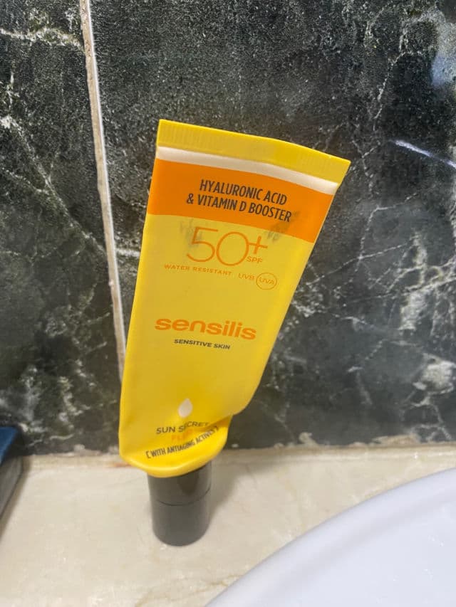 Sensilis Sun Secret Face Ultralight Cream SPF50+ review photo by OumaimaTaj