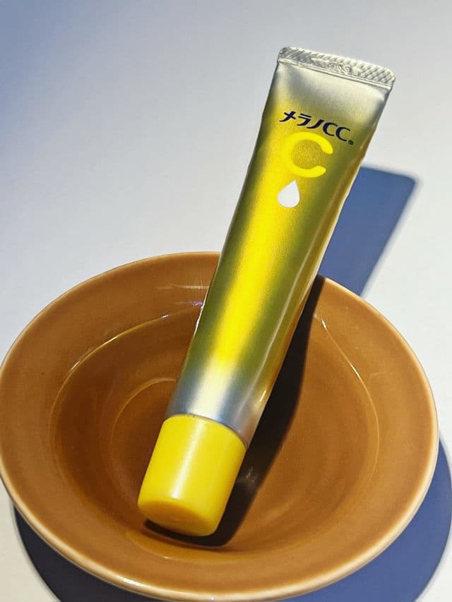 Rohto Melano CC Vitamin C Premium Essence review photo by sadyskin