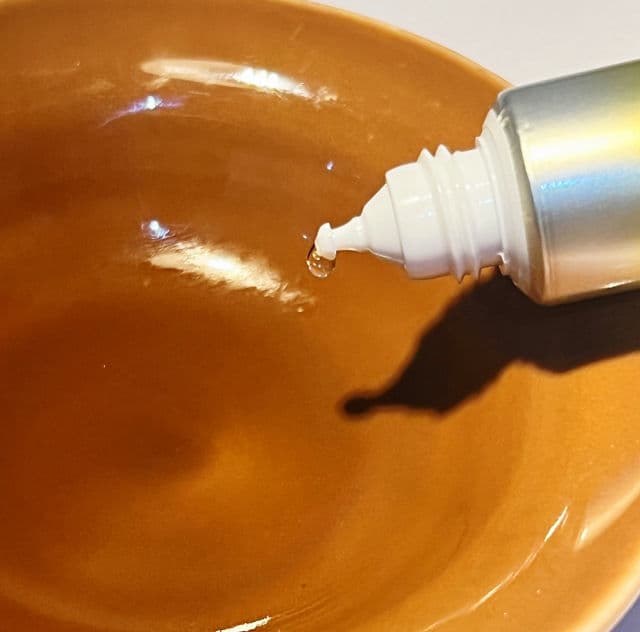 Rohto Melano CC Vitamin C Premium Essence review photo by sadyskin