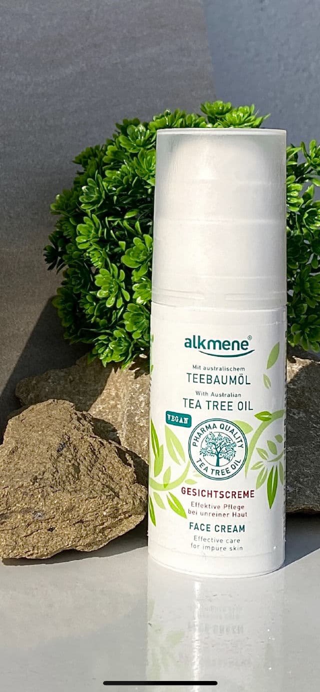 Alkmene Gesichtscreme Mit Australischem Teebaumöl review photo by KetKeres