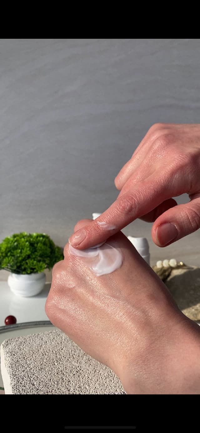 Alkmene Gesichtscreme Mit Australischem Teebaumöl review photo by KetKeres