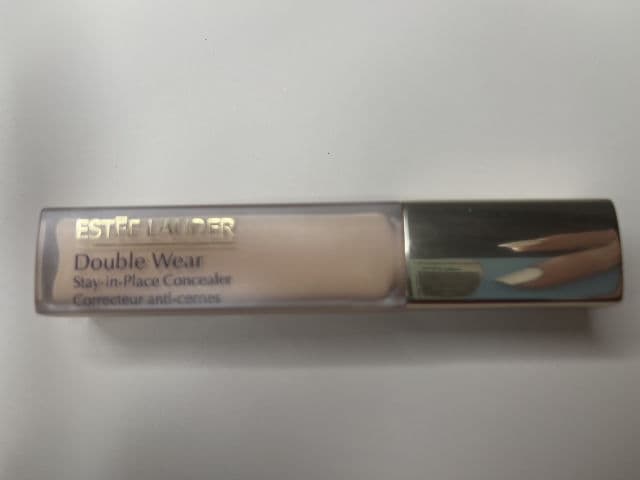 Estee Lauder Double Wear Stay-in-Place Flawless Wear Concealer review photo by Manda91222