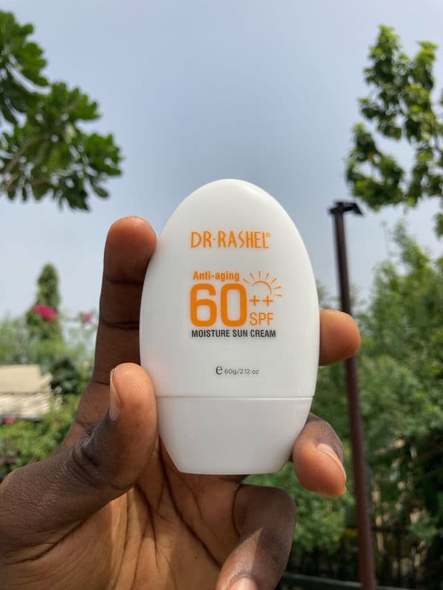 Dr.Rashel Anti-Aging & Moisture Sun Cream SPF60++ review photo by Makuachukwu 