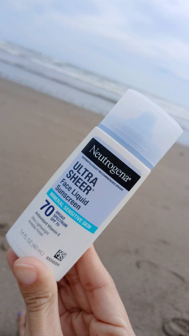 Neutrogena Ultra Sheer Clear Face Sunscreen Liquid-Lotion SPF 30 review photo by tatiross89