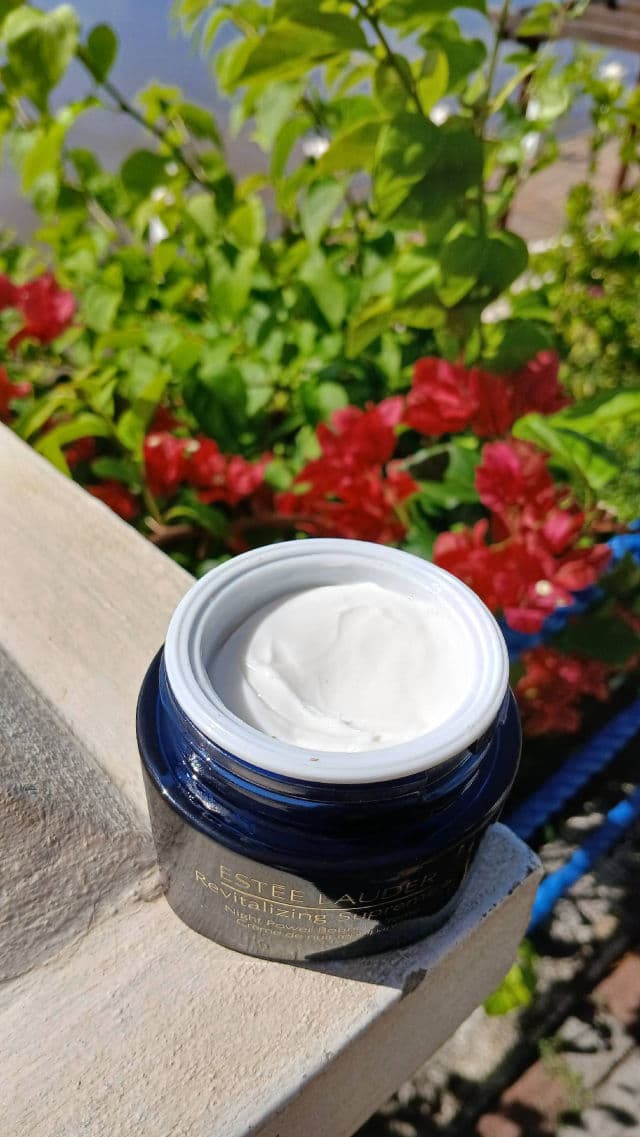 Estee Lauder Revitalizing Supreme+ Night Intensive Restorative Creme review photo by tatiross89