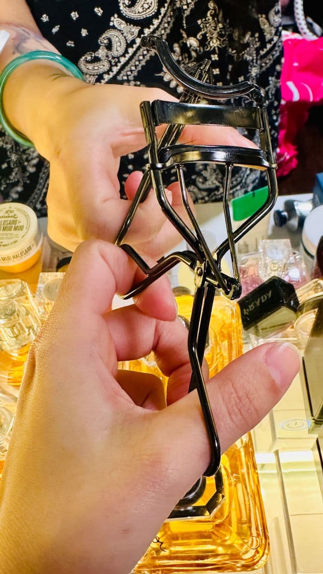 Shiseido Eyelash Curler #213 review photo by Marilynp38