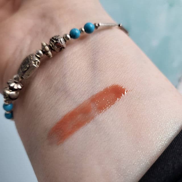 IL MAKIAGE Lip Service Lip Gloss - Petty Crimes review photo by markeelena