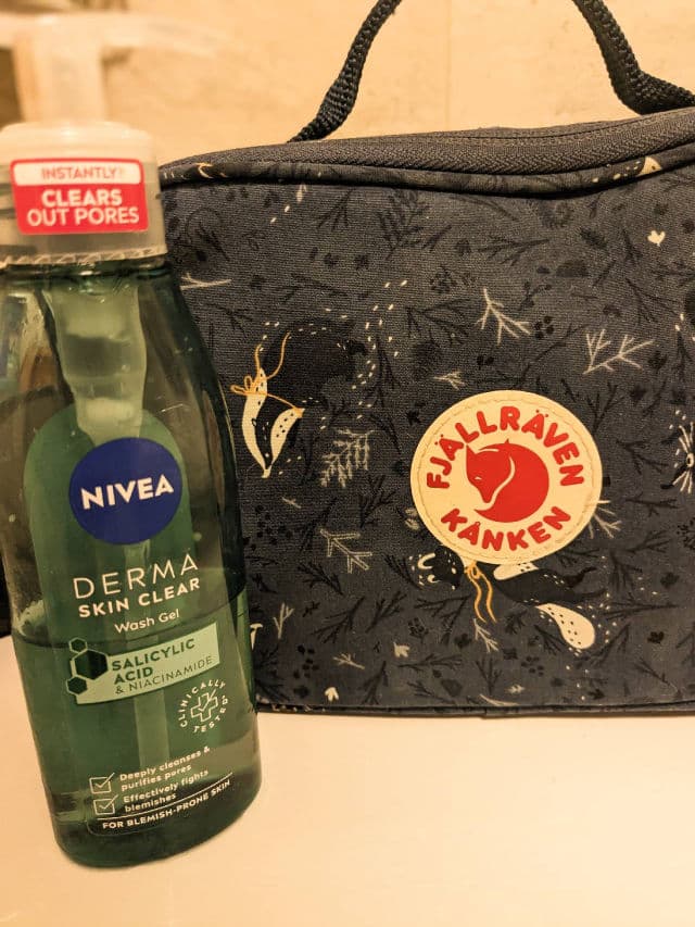 Nivea Derma Skin Clear Wash Gel review photo by sapphiesandra