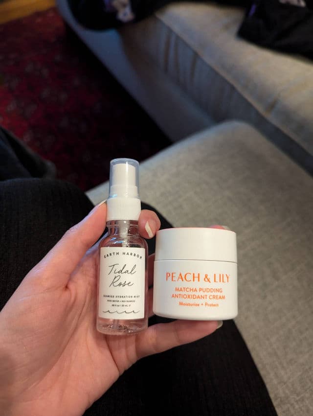 Earth Harbor Naturals Tidal Rose Crystal Hydration Toner Mist review photo by peachyyreviews