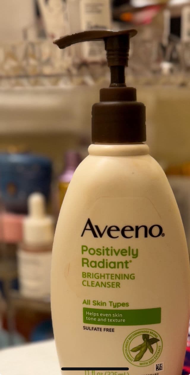 Aveeno Positively Radiant Brightening Cleanser review photo by Cammie1978