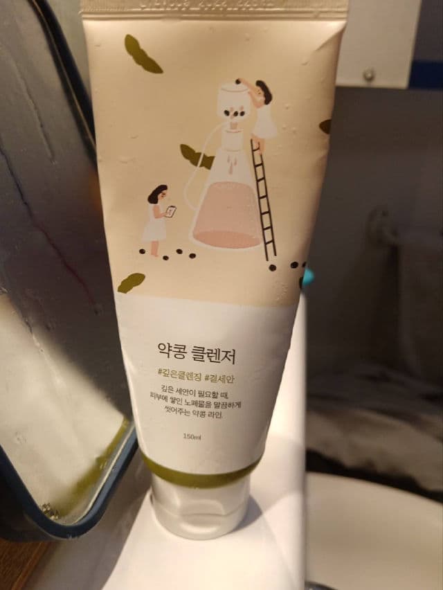 Round Lab Soybean Cleanser review photo by raphjoon