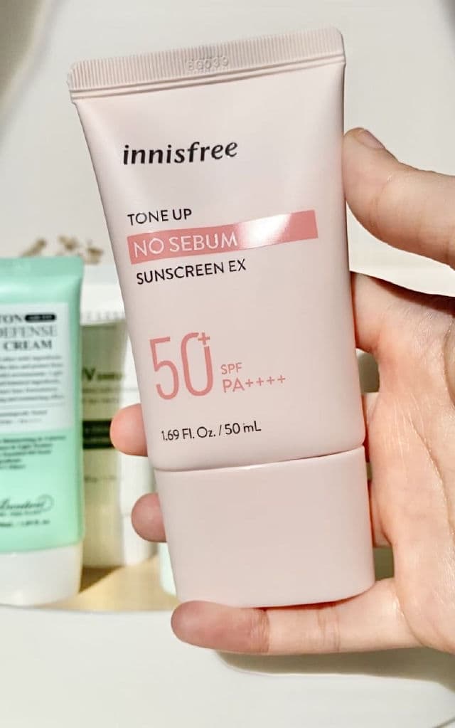 INNISFREE Tone Up No Sebum Sunscreen EX SPF50 PA++++ review photo by Eliaa