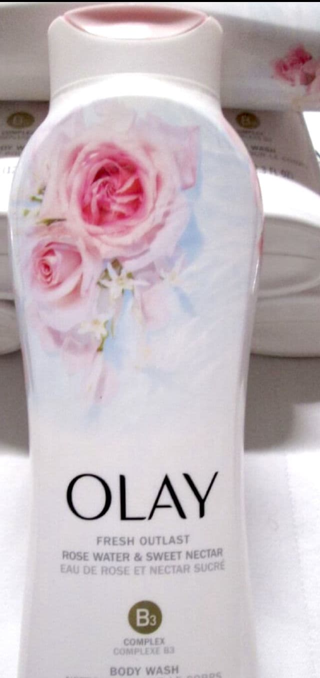 Olay Rose Water & Sweet Nectar Fresh Outlast Body Wash review photo by Tayakash