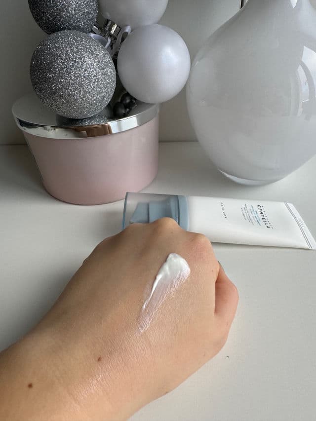 Madagascar Centella Hyalu-Cica Water-Fit Sun Serum SPF50+ PA++++ product review