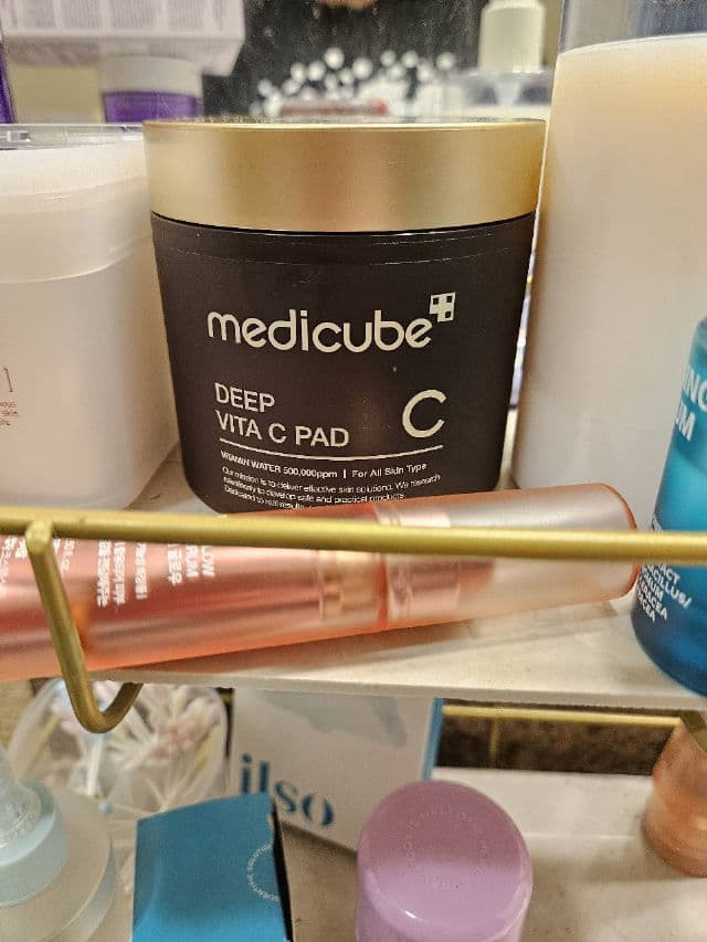 Medicube Deep Vita C Pad review photo by parrotprincess