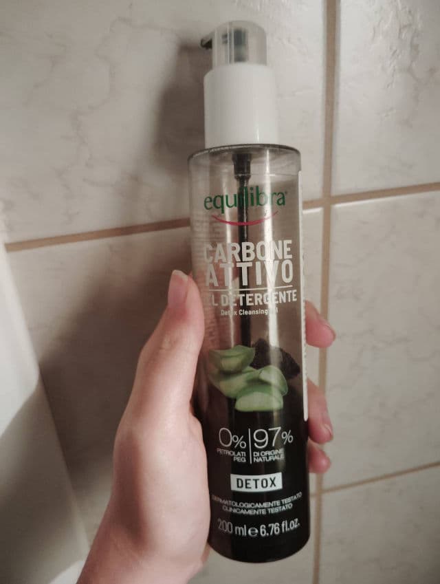 Equilibra Carbone Attivo Gel Detergente Detox review photo by mariandrianap