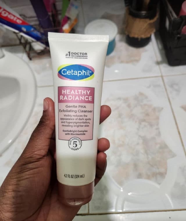 Cetaphil Bright Healthy Radiance Gentle Renewing Cleanser review photo by tamariatskvereli