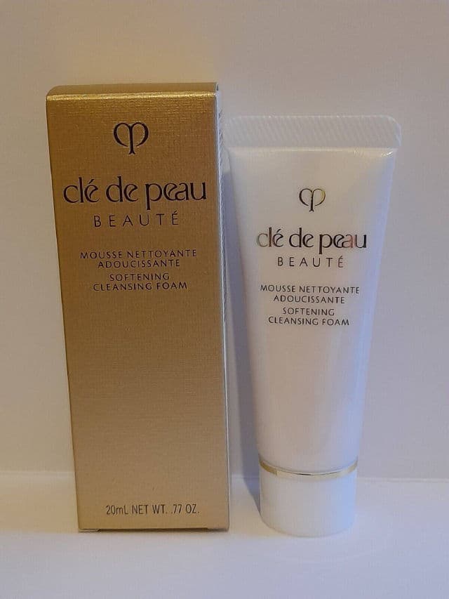Clé de Peau Beauté Clarifying Cleansing Foam review photo by GnG
