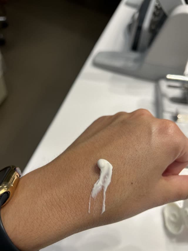 Some By Mi V10 Hyal Air Fit Sunscreen SPF50 review photo by Samplingxsam