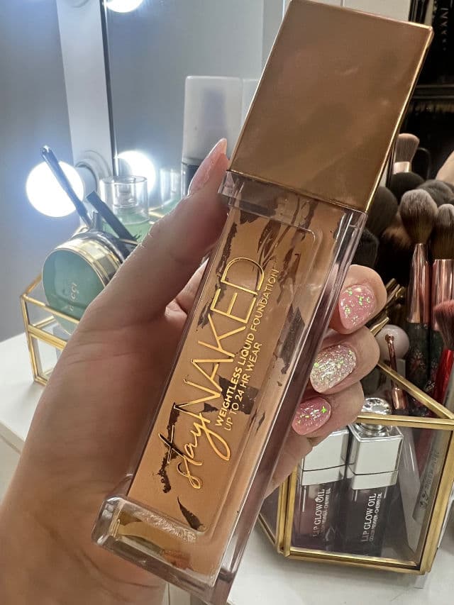 Urban Decay Stay Naked Weightless Liquid Foundation review photo by unboxingfunstuff