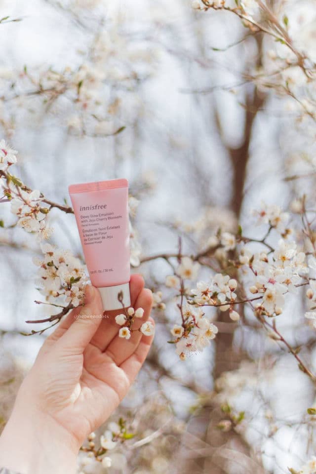 INNISFREE Dewy Glow Emulsion with Jeju Cherry Blossom review photo by Betweendots