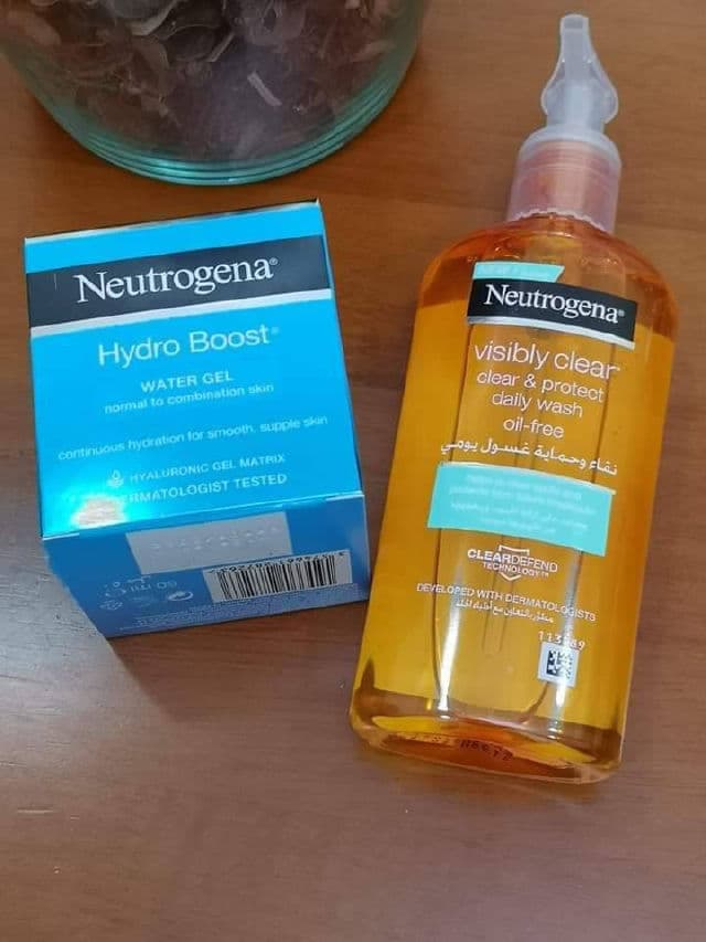 Neutrogena Visibly Clear Spot Proofing Daily Wash review photo by javs