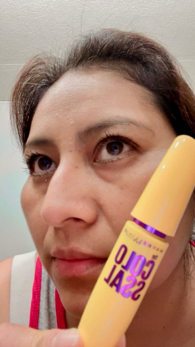 Maybelline Colossal Big Shot Mascara review photo by SandraLuz