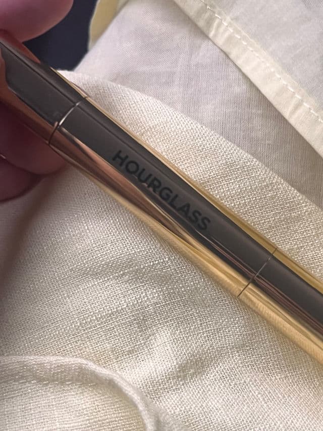 Hourglass Cosmetics Haze 135 review photo by dorrander