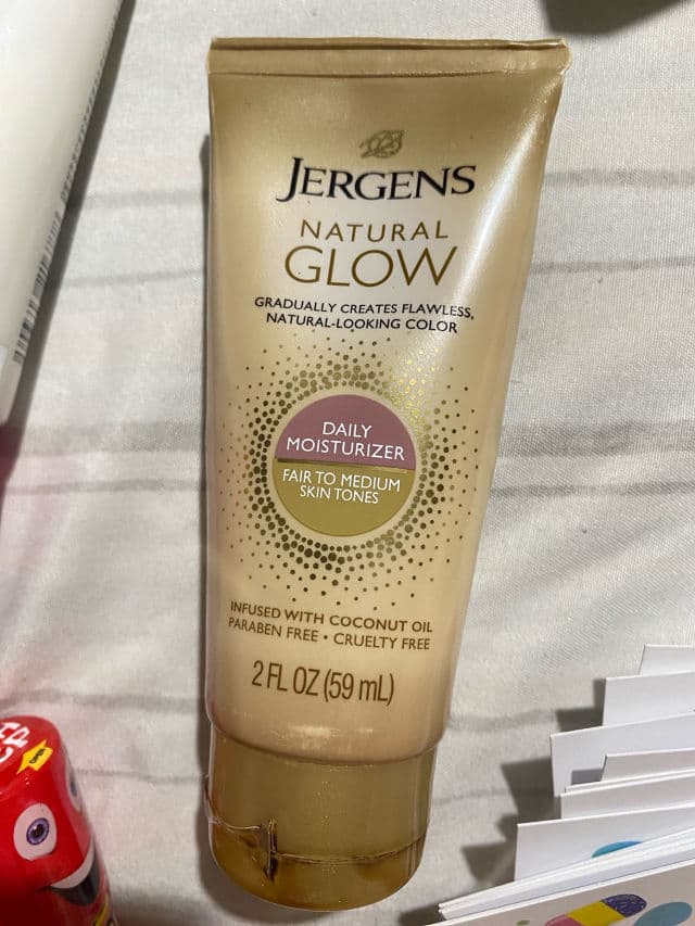 Jergens Natural Glow 3 Days to Glow Moisturizer Fair to Medium Skin Tones review photo by stephanieguzmancc
