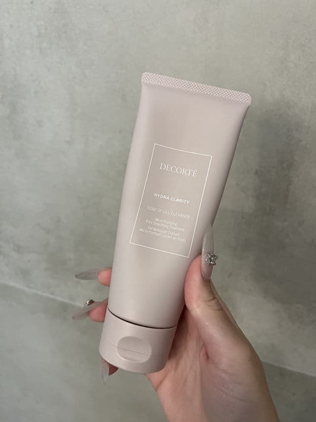 Decorte Hydra Clarity Tone Up Gel Cleanser review photo by sophiessh