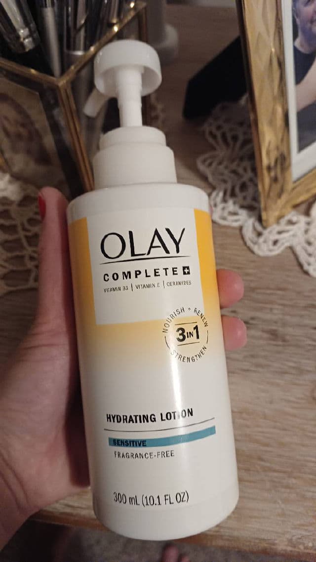 Olay Cleansing & Brightening Body Wash with Vitamin C & Vitamin B3 review photo by RoArtioli
