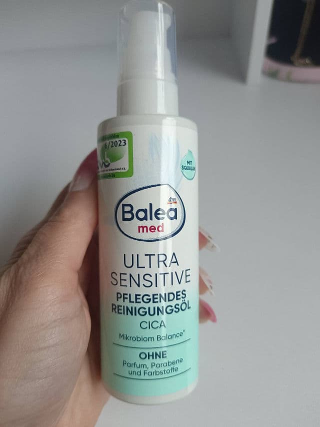 Balea Ultra Sensitive Pflegendes Reinigungsöl Cica review photo by Sandriburi